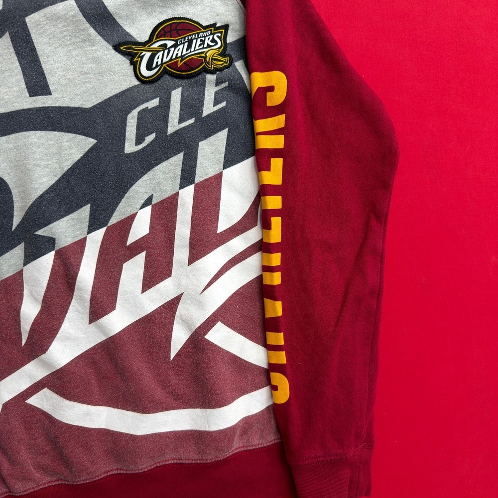 VTG Style NBA Cleveland Cavaliers Men's Small Big AOP Logo Maroon Grey Yellow - Picture 4 of 7